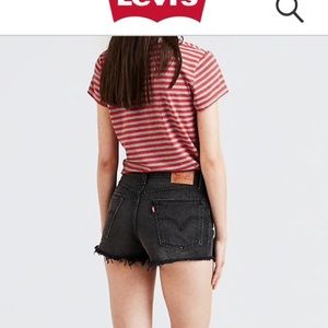 LEVI 501 CUTOFF SHORTS